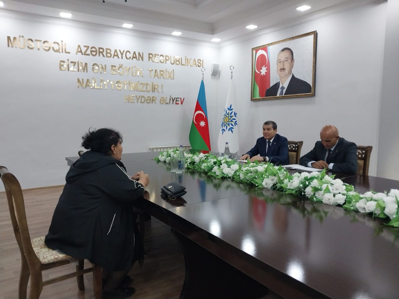 Bədəl Bədəlov seçicilərinin problemlərini dinlədi - FOTOLAR